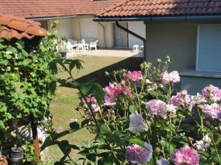 Eladó 296 m²-escsaládi ház Mogyoród, Szentjakab park: 285'000'000 Ft