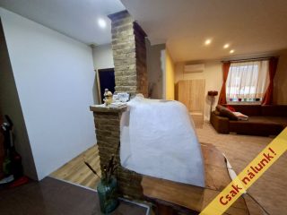 Eladó 196 m²-escsaládi ház Monor, Garden Lounge: 89'000'000 Ft