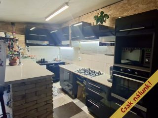 Eladó 196 m²-escsaládi ház Monor, Garden Lounge: 89'000'000 Ft