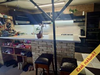 Eladó 196 m²-escsaládi ház Monor, Garden Lounge: 89'000'000 Ft