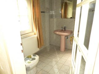 Eladó 219 m²-escsaládi ház Nagykovácsi, Semmelweis utca: 165'000'000 Ft