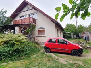 Eladó 147 m²-escsaládi ház Nagytarcsa, Öreghegy: 124'900'000 Ft