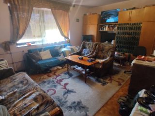 Eladó 90 m²-escsaládi ház Nagyvenyim, Dózsa György utca: 25'900'000 Ft