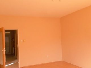 Kiadó 49 m²-estársasházi lakás Nyíregyháza, 4-es Huszárok útja: 125'000 Ft