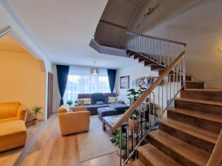 Eladó 150 m²-escsaládi ház Nyíregyháza, Borbánya: 93'000'000 Ft