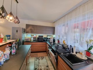 Eladó 150 m²-escsaládi ház Nyíregyháza, Borbánya: 93'000'000 Ft