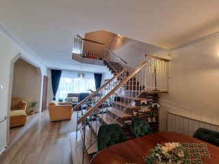 Eladó 150 m²-escsaládi ház Nyíregyháza, Borbánya: 93'000'000 Ft