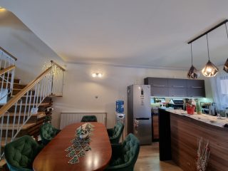 Eladó 150 m²-escsaládi ház Nyíregyháza, Borbánya: 93'000'000 Ft