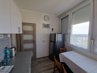 Kiadó 62 m²-estársasházi lakás Nyíregyháza, Búza tér: 200'000 Ft