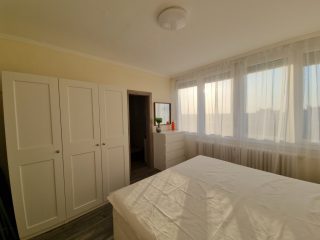 Kiadó 62 m²-estársasházi lakás Nyíregyháza, Búza tér: 200'000 Ft