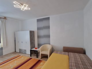 Kiadó 27 m²-estársasházi lakás Nyíregyháza, Deák Ferenc utca: 120'000 Ft