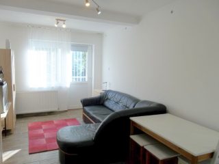 Kiadó 28 m²-esházrész Nyíregyháza, Debreceni utca: 100'000 Ft