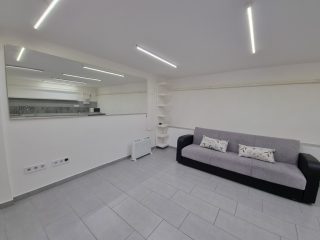 Kiadó 30 m²-esüzlethelyiség utcai bejárattal Nyíregyháza, Epreskert utca: 95'000 Ft