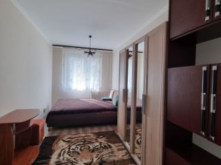 Kiadó 56 m²-estársasházi lakás Nyíregyháza, Fazekas János tér: 140'000 Ft