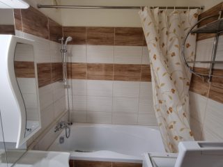 Kiadó 56 m²-estársasházi lakás Nyíregyháza, Fazekas János tér: 140'000 Ft