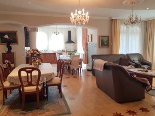 Kiadó 226 m²-escsaládi ház Nyíregyháza, Korányi Kertváros: 1'300'000 Ft