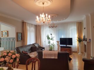 Kiadó 226 m²-escsaládi ház Nyíregyháza, Korányi Kertváros: 1'300'000 Ft