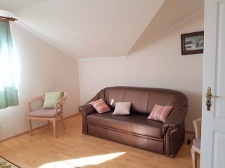 Kiadó 226 m²-escsaládi ház Nyíregyháza, Korányi Kertváros: 1'300'000 Ft