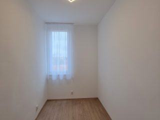 Kiadó 42 m²-estársasházi lakás Nyíregyháza, Petőfi utca: 135'000 Ft