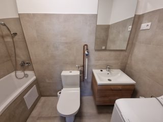 Kiadó 42 m²-estársasházi lakás Nyíregyháza, Petőfi utca: 135'000 Ft