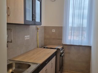 Kiadó 42 m²-estársasházi lakás Nyíregyháza, Petőfi utca: 135'000 Ft