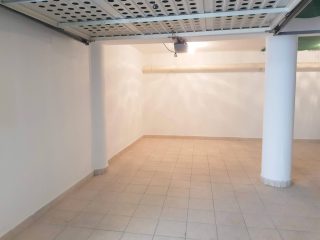 Kiadó 18 m²-eskülönálló garázs Nyíregyháza, Szarvas utca: 28'000 Ft