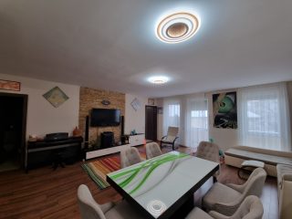 Eladó 111 m²-estársasházi lakás Nyíregyháza, Tavasz u közeli utca: 110'000'000 Ft