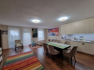 Eladó 111 m²-estársasházi lakás Nyíregyháza, Tavasz u közeli utca: 110'000'000 Ft