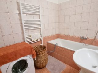 Kiadó 56 m²-estársasházi lakás Nyíregyháza, Új utca: 150'000 Ft