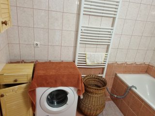 Kiadó 56 m²-estársasházi lakás Nyíregyháza, Új utca: 150'000 Ft