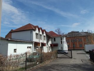 Eladó 300 m²-escsaládi ház Ózd, 48-as út: 39'900'000 Ft