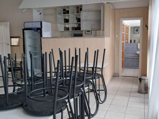 Eladó 67 m²-esvendéglátó egység utcai bejárattal Ózd, Árpád v. út: 27'500'000 Ft