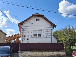 Eladó 97 m²-escsaládi ház Ózd, Szentsimoni út: 17'000'000 Ft