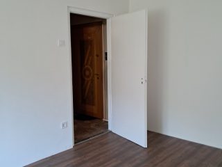 Eladó 35 m²-estársasházi lakás Ózd, Vasvár út: 10'800'000 Ft