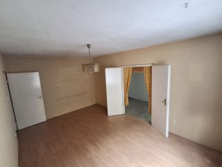 Eladó 56 m²-estársasházi lakás Ózd, Vasvár út: 12'000'000 Ft