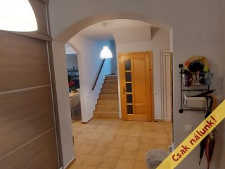 Eladó 160 m²-escsaládi ház Páty, Kökörcsin utca: 140'000'000 Ft