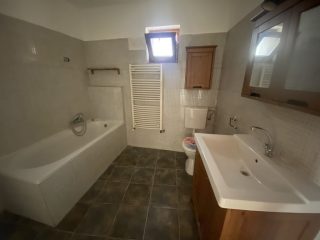 Eladó 120 m²-escsaládi ház Páty, Torbágyi út: 49'900'000 Ft