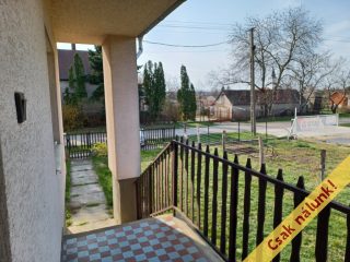 Eladó 100 m²-escsaládi ház Pázmánd, Vadász utca: 72'000'000 Ft