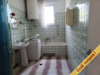 Eladó 100 m²-escsaládi ház Pázmánd, Vadász utca: 72'000'000 Ft