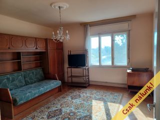 Eladó 100 m²-escsaládi ház Pázmánd, Vadász utca: 72'000'000 Ft