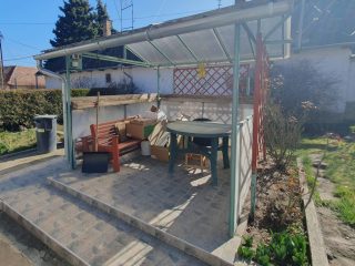 Eladó 96 m²-escsaládi ház Pécel, Bartoshegy - Városközpont közeli utca: 55'000'000 Ft