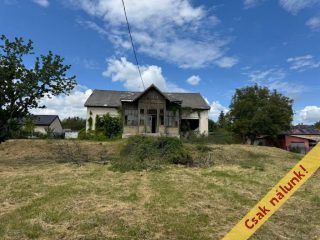 Eladó 200 m²-escsaládi ház Pécel, Erzsébet sétány: 152'000'000 Ft