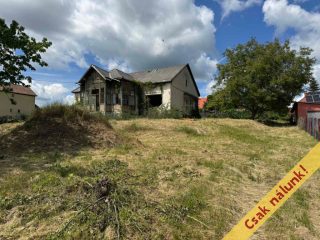 Eladó 200 m²-escsaládi ház Pécel, Erzsébet sétány: 152'000'000 Ft