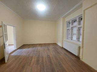 Eladó 93 m²-escsaládi ház Pécel, Központ közeli: 84'900'000 Ft