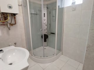 Eladó 93 m²-escsaládi ház Pécel, Központ közeli: 84'900'000 Ft