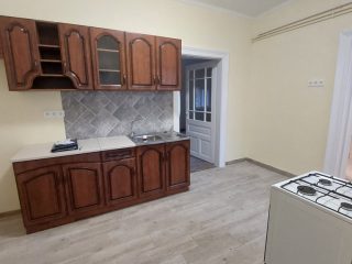 Eladó 93 m²-escsaládi ház Pécel, Központ közeli: 84'900'000 Ft