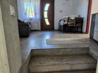 Eladó 75 m²-escsaládi ház Pécel, Maglódi úthoz közeli utca: 78'500'000 Ft