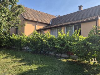 Eladó 75 m²-escsaládi ház Pécel, Maglódi úthoz közeli utca: 78'500'000 Ft