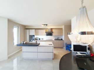 Eladó 400 m²-escsaládi ház Pécel, Pécel: 368'000'000 Ft