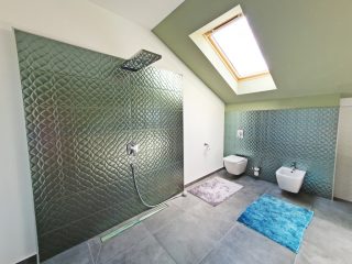 Eladó 400 m²-escsaládi ház Pécel, Pécel: 368'000'000 Ft